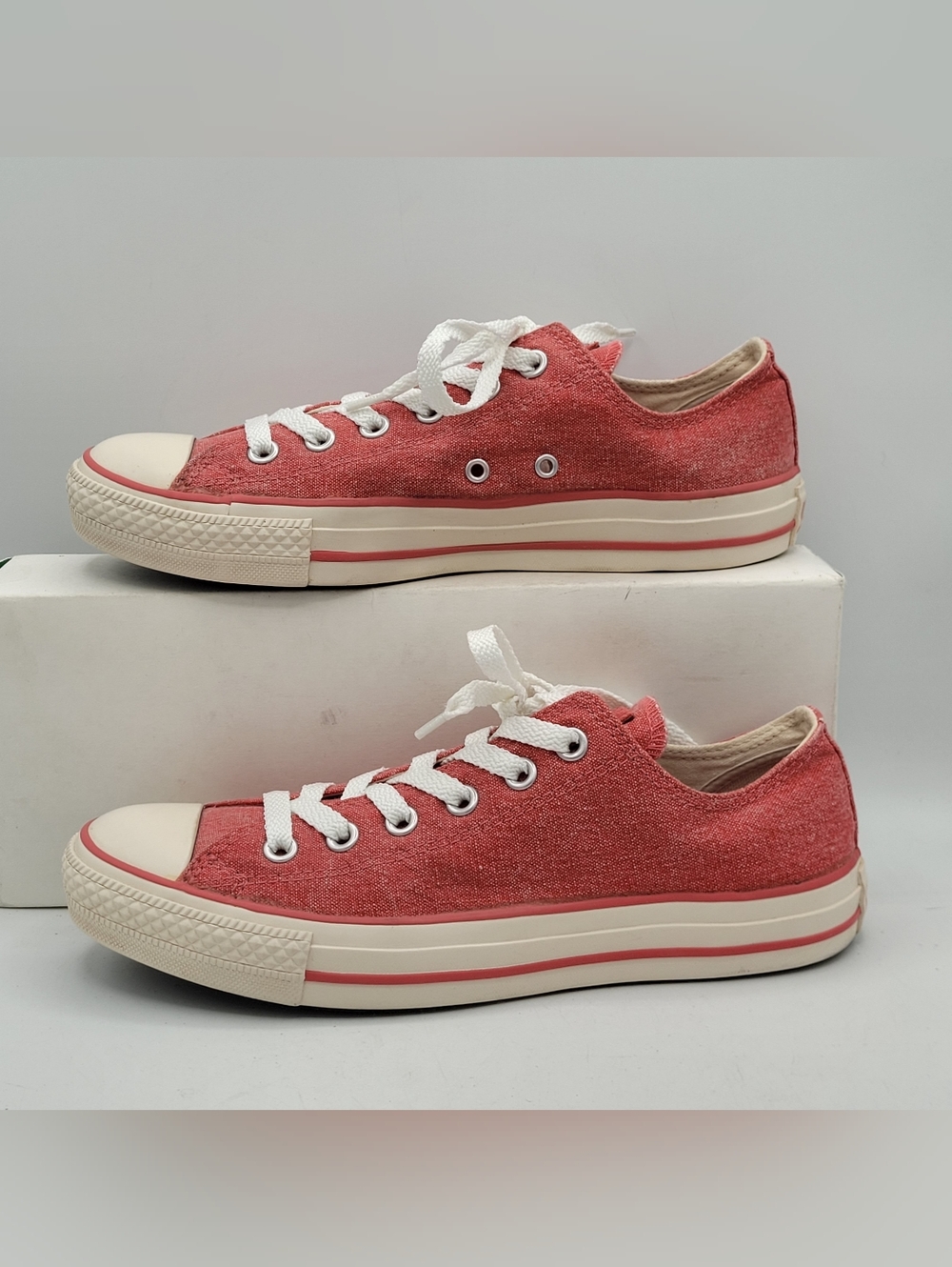 Converse Size 7 In Mens 9 In Womens - Picture 10 of 16